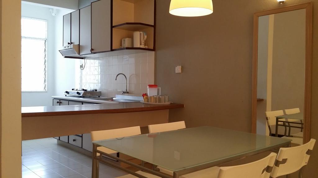 Jean Cleancomfy Apt Near Beach บาตูเฟอริงกี ห้อง รูปภาพ