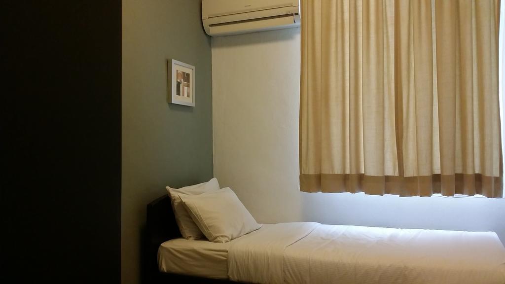 Jean Cleancomfy Apt Near Beach บาตูเฟอริงกี ห้อง รูปภาพ