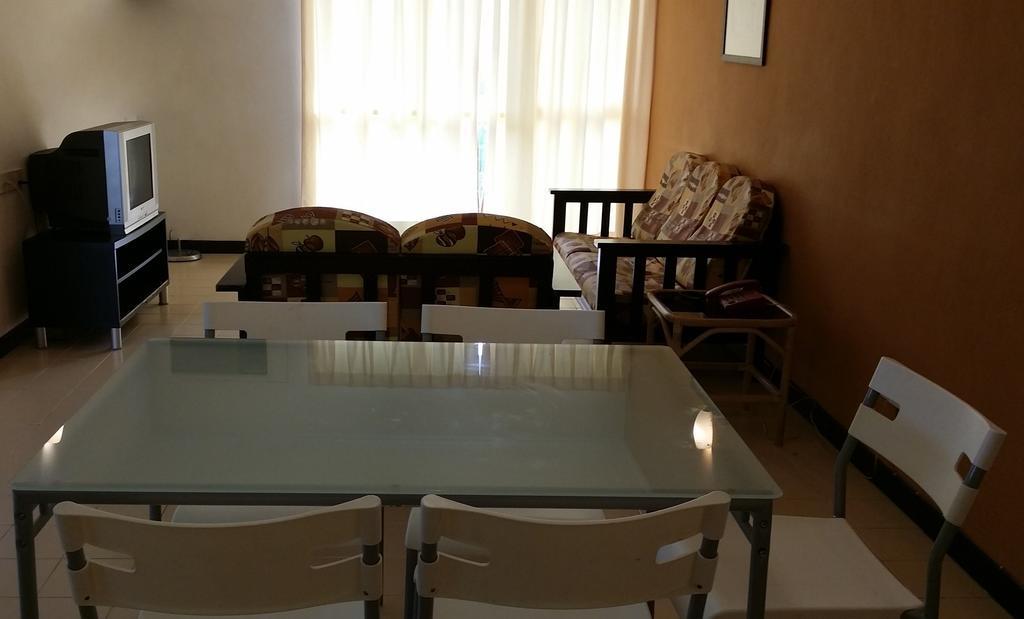 Jean Cleancomfy Apt Near Beach บาตูเฟอริงกี ห้อง รูปภาพ