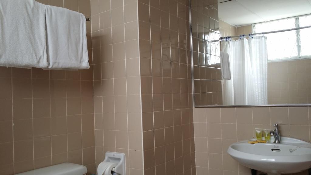 Jean Cleancomfy Apt Near Beach บาตูเฟอริงกี ห้อง รูปภาพ