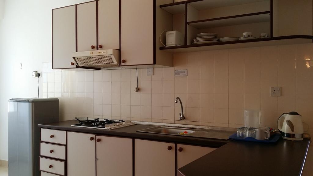 Jean Cleancomfy Apt Near Beach บาตูเฟอริงกี ห้อง รูปภาพ