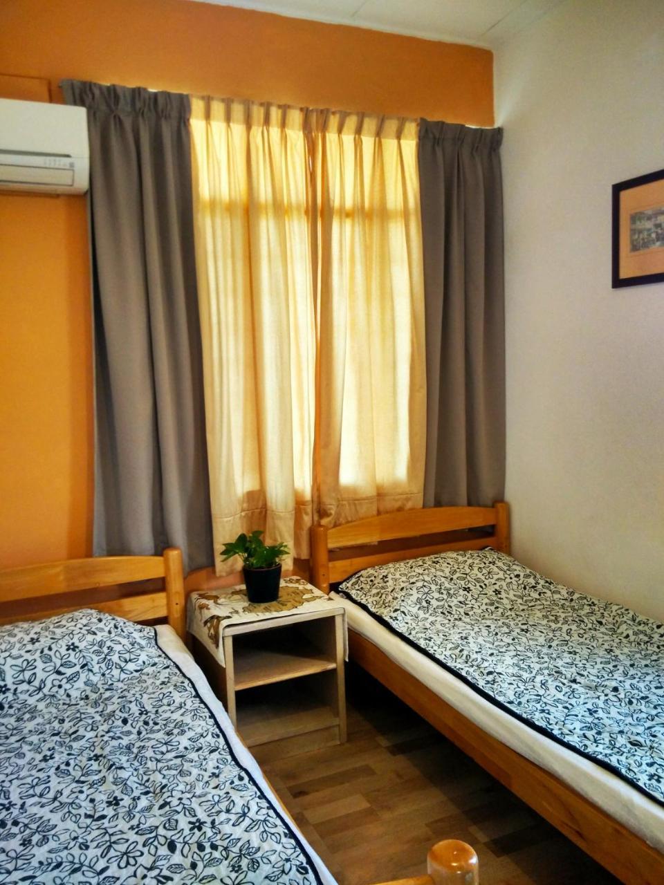 Jean Cleancomfy Apt Near Beach บาตูเฟอริงกี ภายนอก รูปภาพ